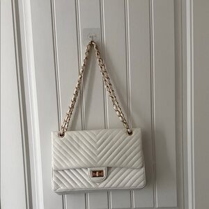 Chic Quilted Cream Shoulder Bag